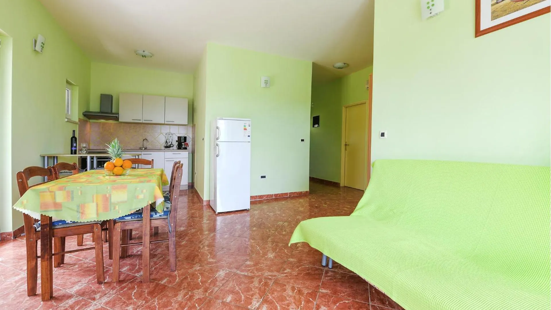 2 Bedroom Cozy Apartment In Ugljan